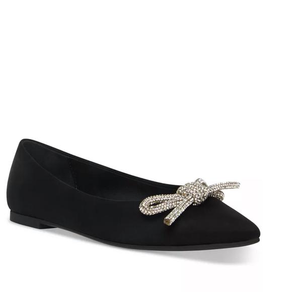 NEW STEVE MADDEN women's pointed toe rhinestone bow slip on flat in black - Picture 1 of 3